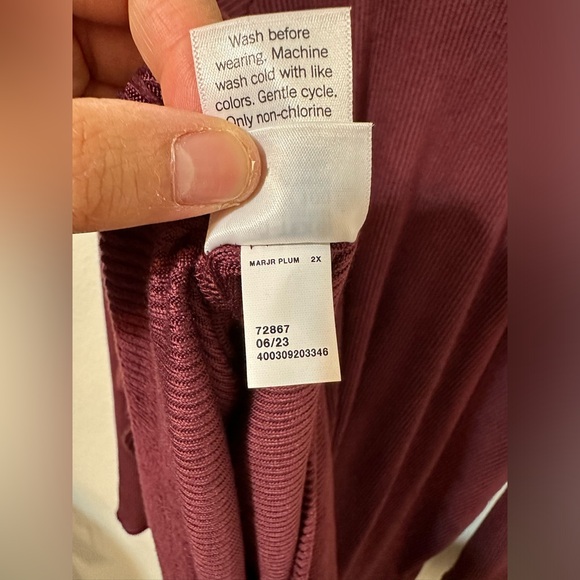 EUC SONOMA Burgundy Long Sleeve V-Neck Tunic Sweater - Picture 9 of 9